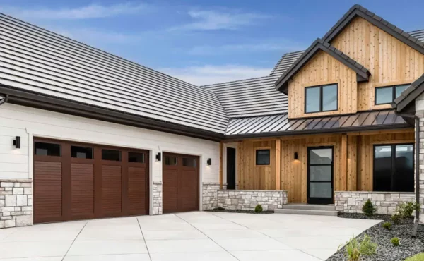 Clopay CANYON RIDGE® LOUVER